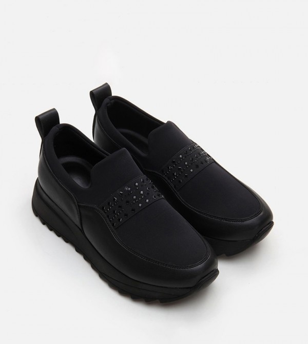 يايا باي هوتيش - اوتليت - أسود سهل الارتداء