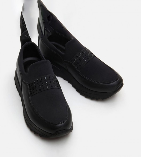 يايا باي هوتيش - اوتليت - أسود سهل الارتداء