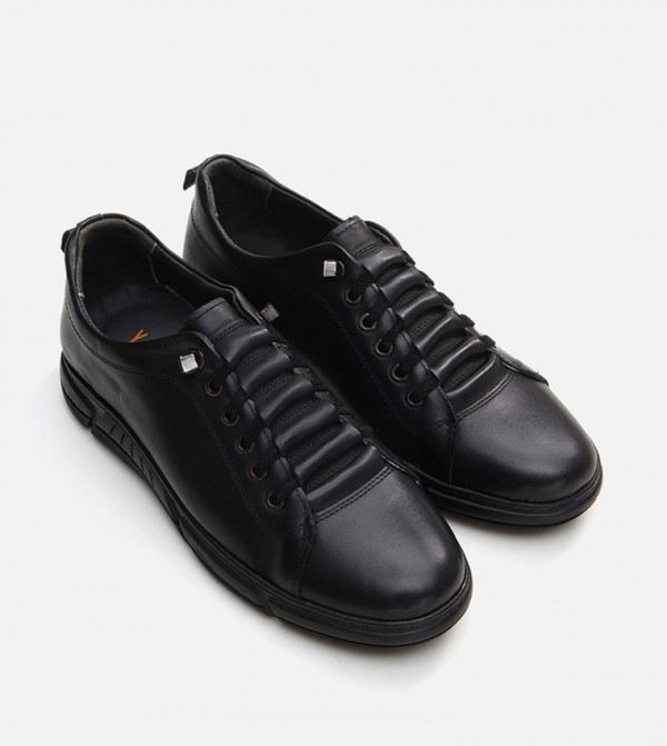 يايا باي هوتيش - اوتليت - أسود أحذية برقبة منخفضة