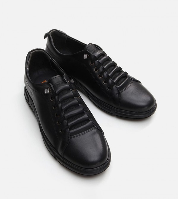 يايا باي هوتيش - اوتليت - أسود أحذية برقبة منخفضة