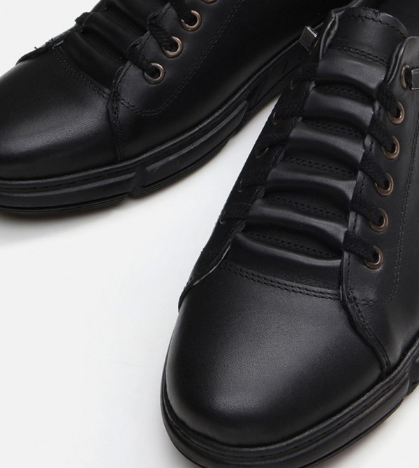 يايا باي هوتيش - اوتليت - أسود أحذية برقبة منخفضة