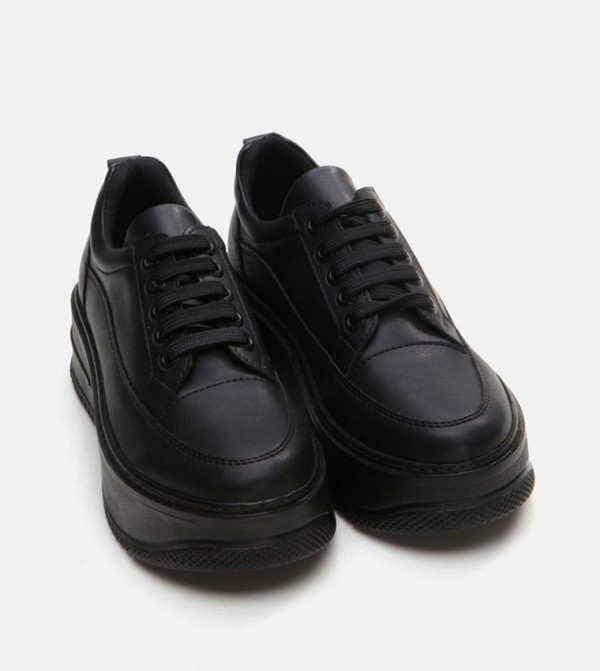 يايا باي هوتيش - اوتليت - أسود أحذية برقبة منخفضة