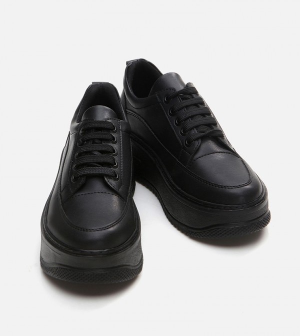 يايا باي هوتيش - اوتليت - أسود أحذية برقبة منخفضة