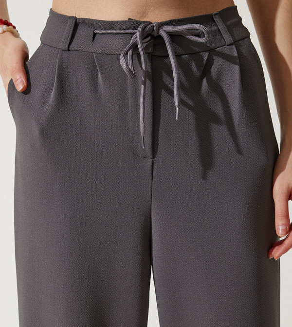 هابينس اسطنبول هابينس اسطنبول - رمادي بنطال كاجوال