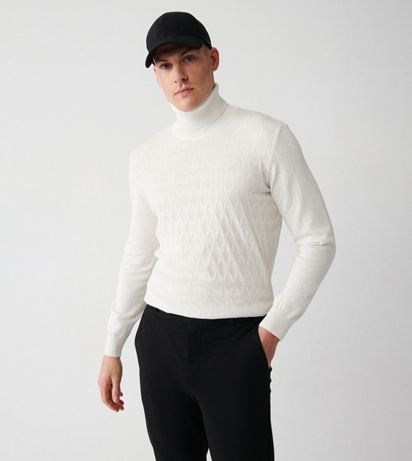 Avva - Outlet  - Ecru Turtle neck Sweaters