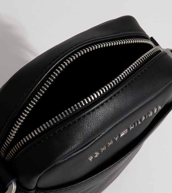 تومي هيلفيغر  حقائب - أسود Cross Body & Sling Bags