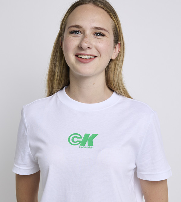 Calvin Klein Jeans  Casual T-Shirts - White Short Sleeve T-Shirts