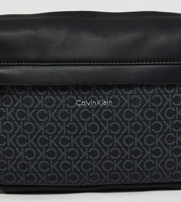 كالفين كلاين كالفين كلاين - أسود Cross Body & Sling Bags