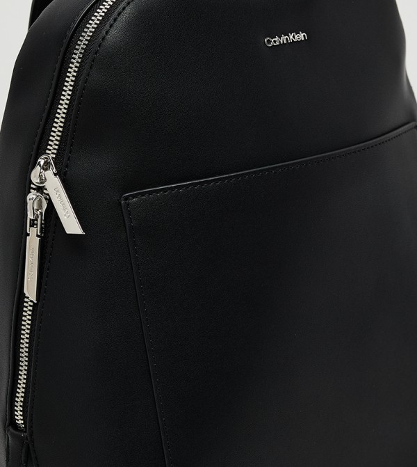 كالفين كلاين  حقائب ظهر - أسود undefined