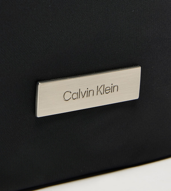 كالفين كلاين كالفين كلاين - أسود Cross Body & Sling Bags