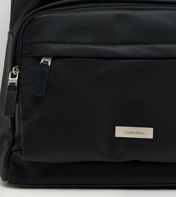 Calvin Klein Calvin Klein - Black undefined