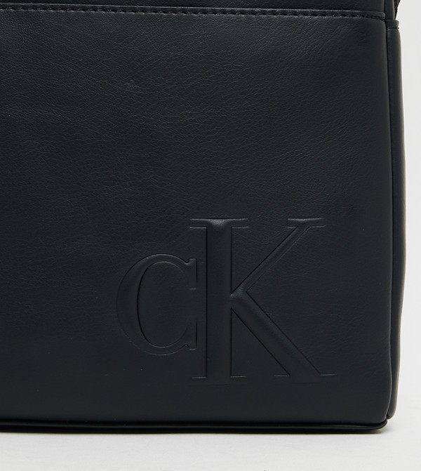كالفين كلاين  حقائب يد - أسود Cross Body & Sling Bags