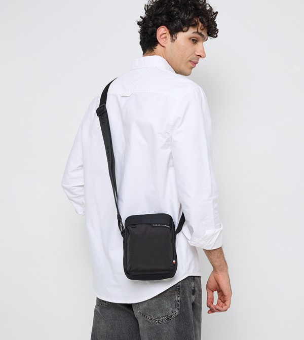 Tommy Hilfiger  Handbags - Black Cross Body & Sling Bags