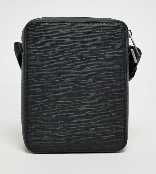 تومي هيلفيغر  - أسود Cross Body & Sling Bags