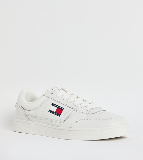 تومي جينز تومي جينز - أبيض أحذية برقبة منخفضة 