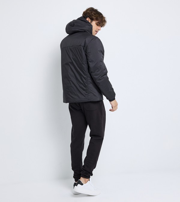 تومي هيلفيغر  جاكيتات و معاطف - أسود Puffer Jackets