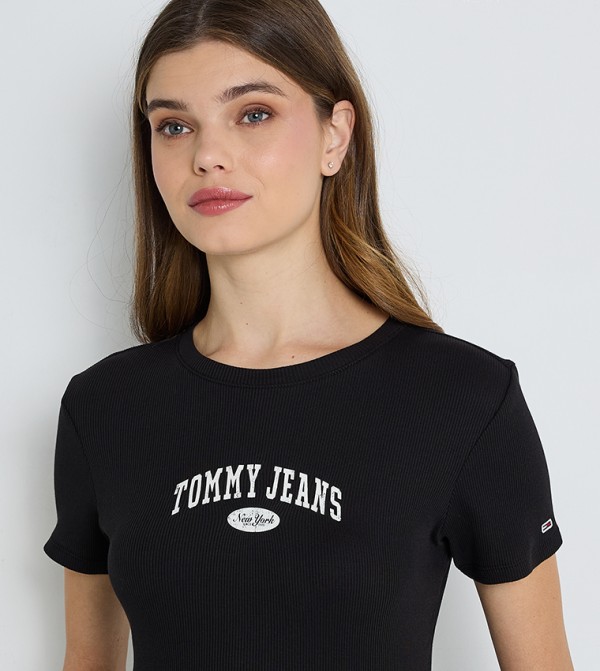 Tommy Hilfiger  T-Shirts - Black Short Sleeve T-Shirts