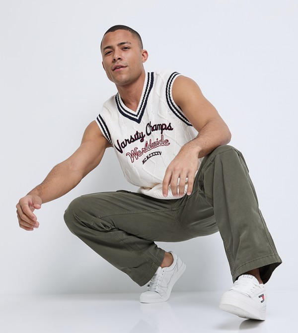 Tommy Hilfiger  V-neck Sweaters - White V-neck Sweaters