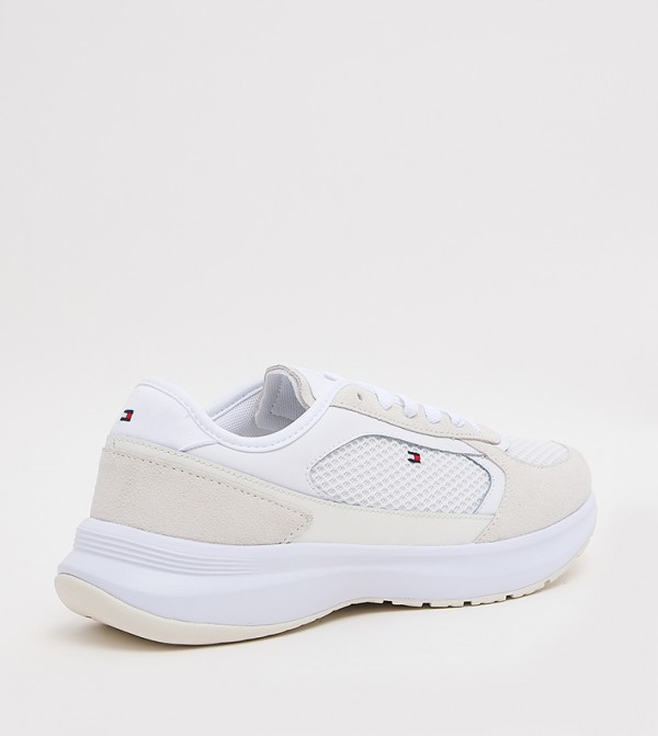 تومي هيلفيغر أحذية سنيكرز - أبيض أحذية برقبة منخفضة