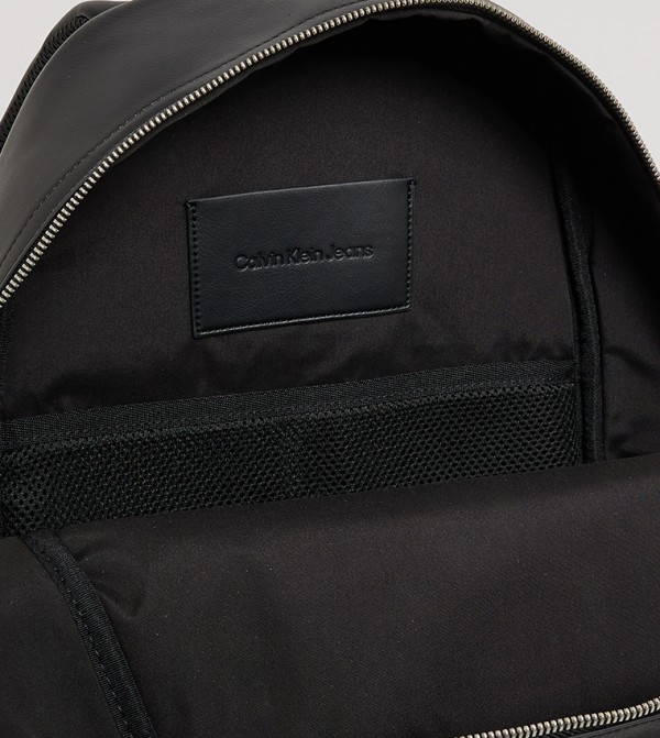 Calvin Klein Calvin Klein - Black undefined
