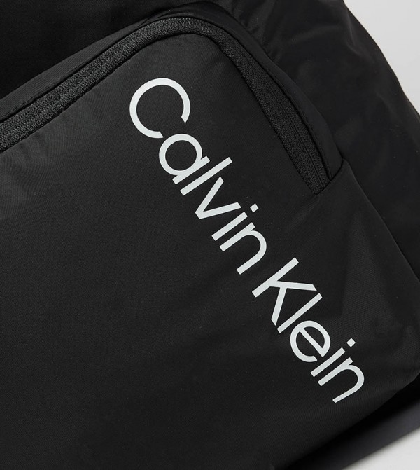 Calvin Klein Calvin Klein - Black undefined