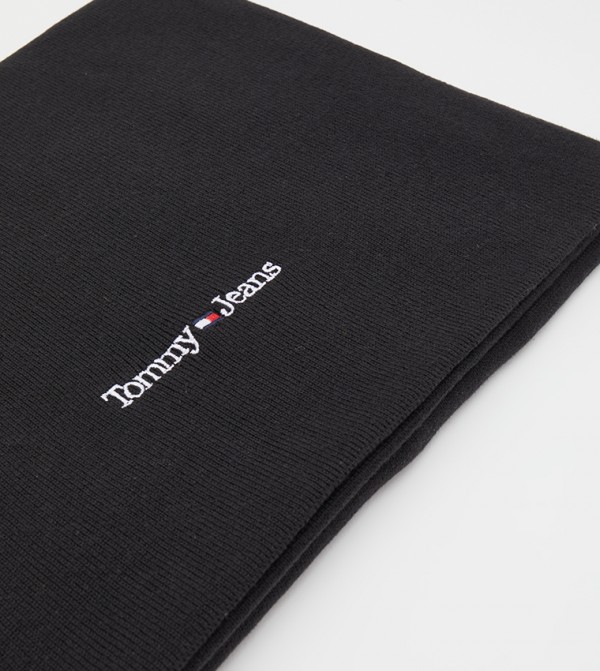 Tommy Hilfiger  Scarves - Black Knitted Scarves