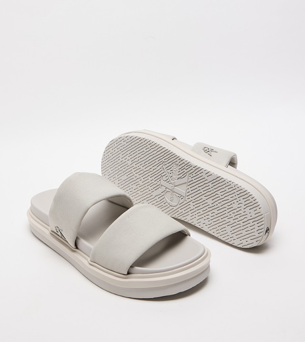 كالفين كلاين  Trending-summer-shoes - بيج صنادل كاجوال