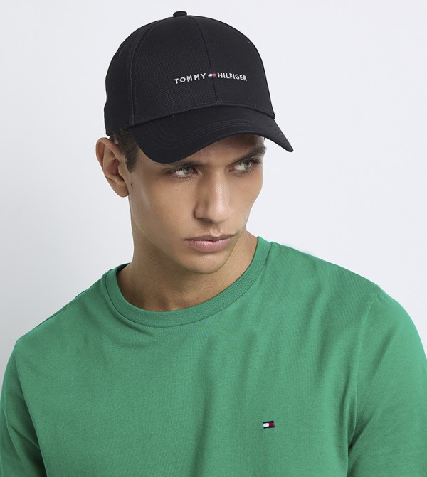 تومي هيلفيغر  كابات وقبعات - أسود قبعات