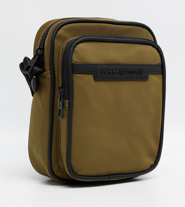 تومي هيلفيغر  حقائب - بني  Cross Body & Sling Bags