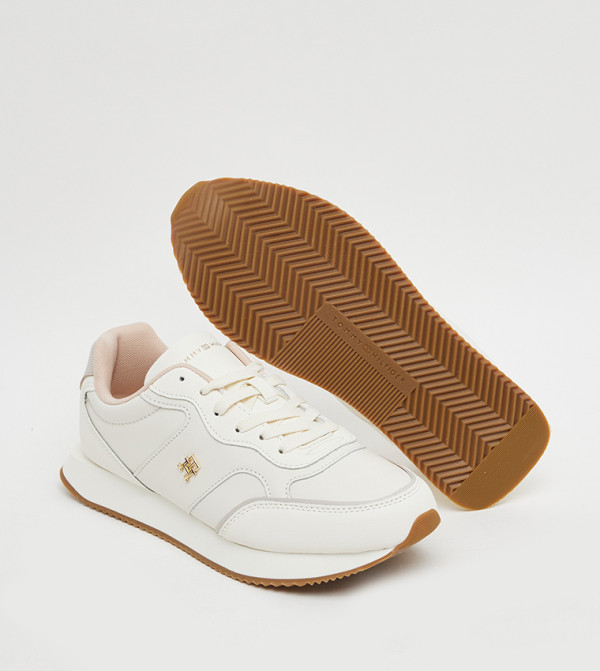 تومي هيلفيغر - عاجي أحذية برقبة منخفضة