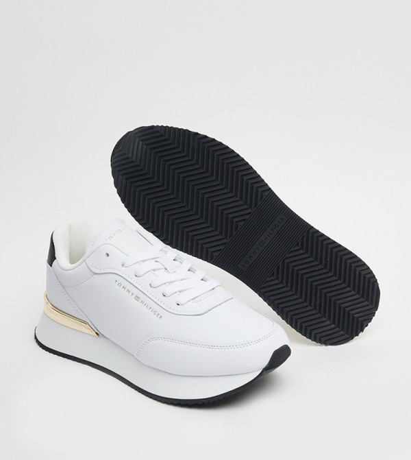 تومي هيلفيغر  أحذية سنيكرز - أبيض أحذية برقبة منخفضة 