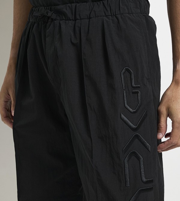 تومي هيلفيغر شورتات - أسود شورت كاجوال