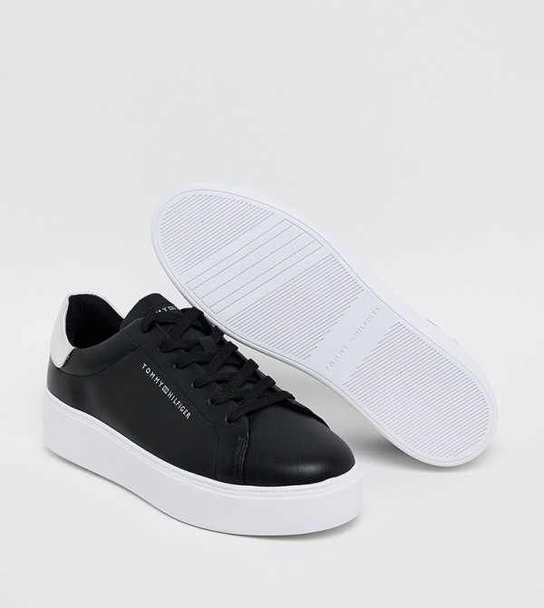 Tommy Hilfiger  Sneakers - Black Low Top