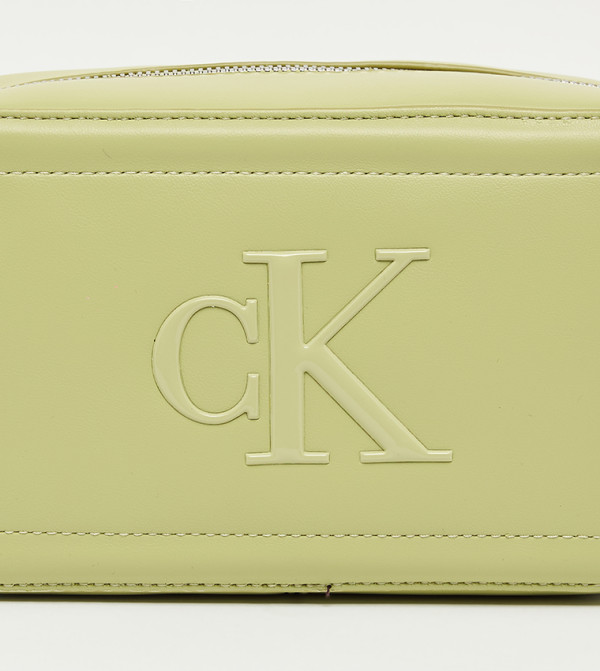 كالفين كلاين كالفين كلاين - أخضر حقائب بحمالة طويلة