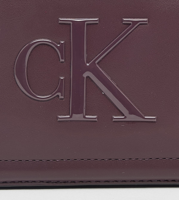 كالفين كلاين كالفين كلاين - بني  حقائب بحمالة طويلة