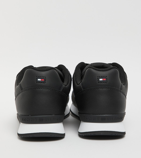تومي هيلفيغر - أسود أحذية برقبة منخفضة