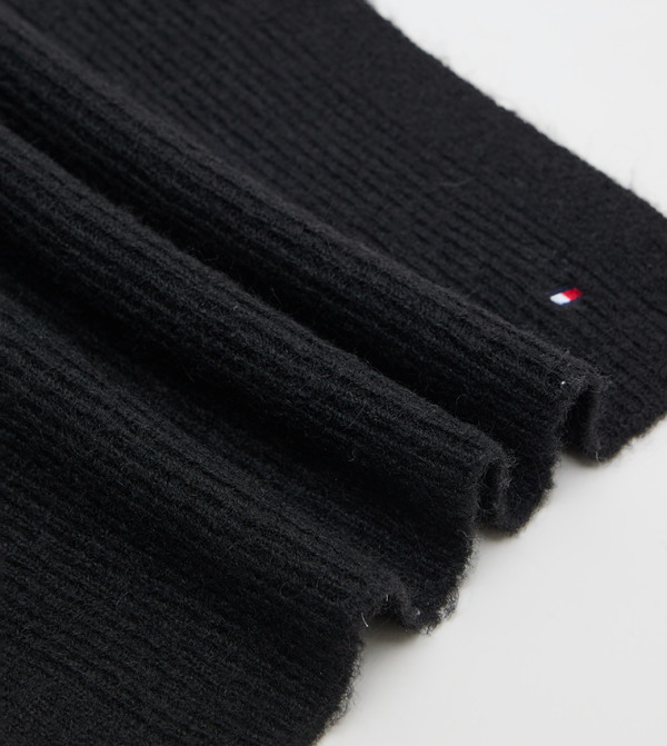 Tommy Hilfiger  Scarves - Black Woven Scarves