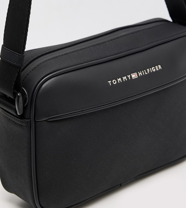 تومي هيلفيغر حقائب - أسود Cross Body & Sling Bags