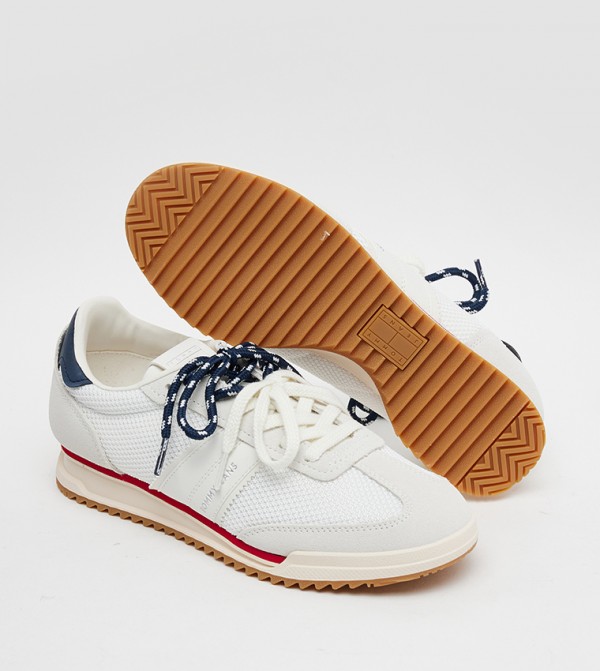 تومي هيلفيغر أحذية سنيكرز - أبيض أحذية برقبة منخفضة