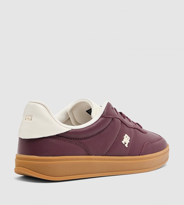 تومي هيلفيغر  أحذية سنيكرز - بني  أحذية برقبة منخفضة 