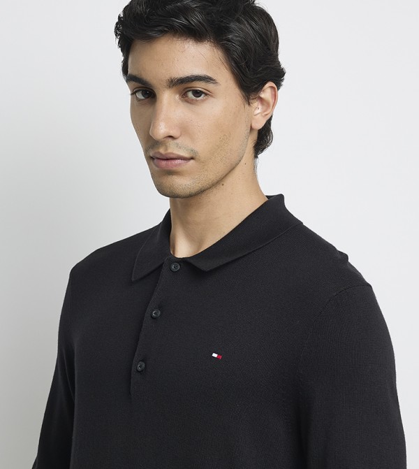 تومي هيلفيغر  سترات و كارديغانات  - أسود Round Neck Sweaters