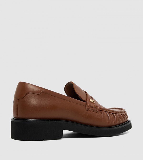 Tommy Hilfiger  Loafers & Mocassins - Brown undefined