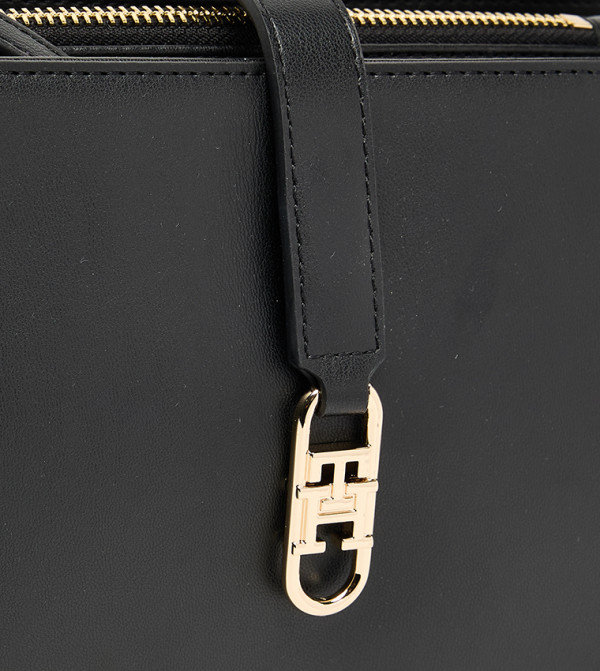 Tommy Hilfiger Tommy Hilfiger - Black Shoulder bags