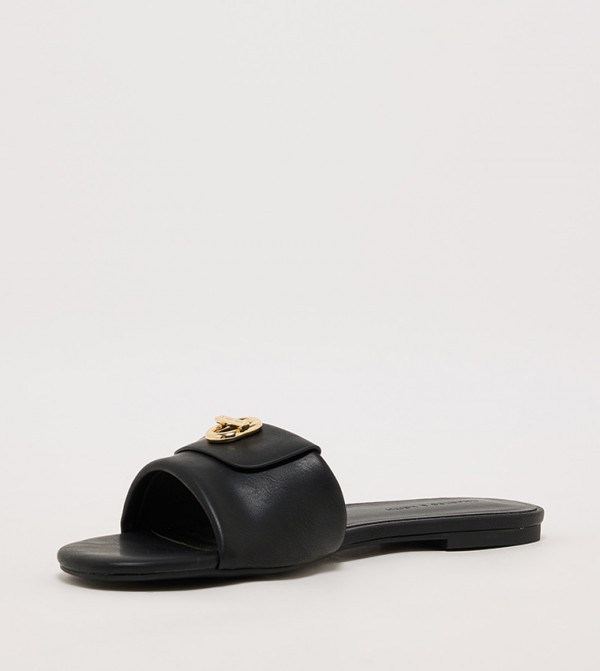 تشارلز آند كيث  صنادل - أسود Flat Sandals