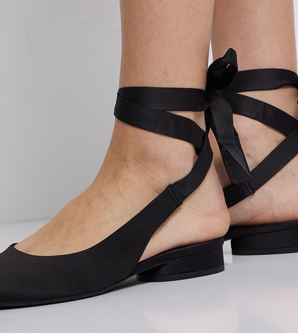 Charles & Keith  Ballerinas - Black undefined