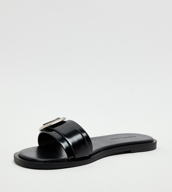 تشارلز آند كيث  صنادل - أسود Flat Sandals