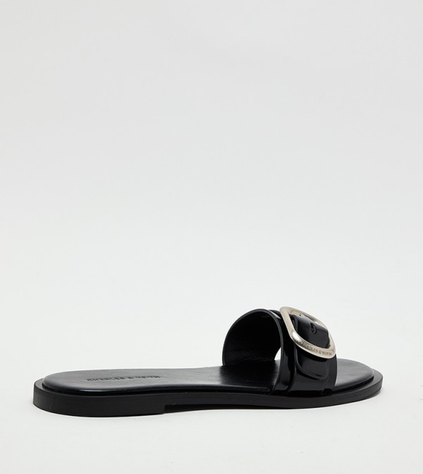 تشارلز آند كيث  صنادل - أسود Flat Sandals