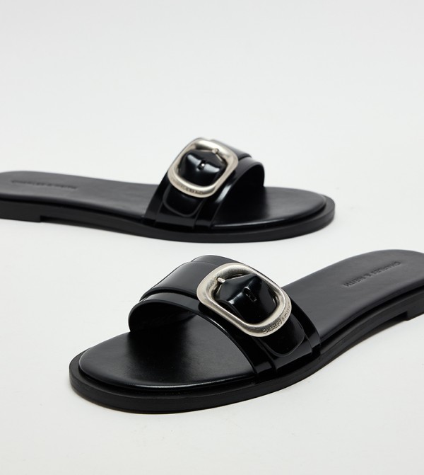 تشارلز آند كيث  صنادل - أسود Flat Sandals