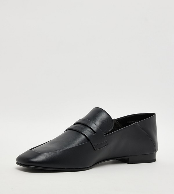 Charles & Keith Charles & Keith - Black undefined