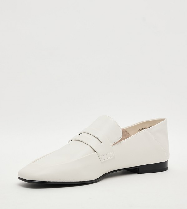 Charles & Keith Charles & Keith - White undefined